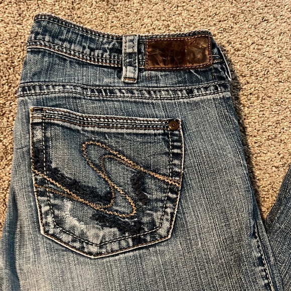 Silver Jeans - Picture 2 of 8